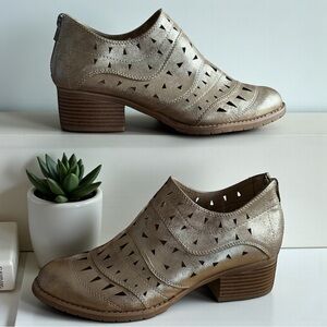 Sonoma Vitalize Metallic Gold Laser Cut Geometric Heel Ankle Booties 9 Medium